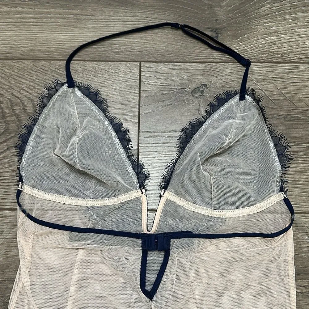 Victoria’s Secret V Wire Beige And Blue Lace V-String Teddy Bodysuit Size Medium